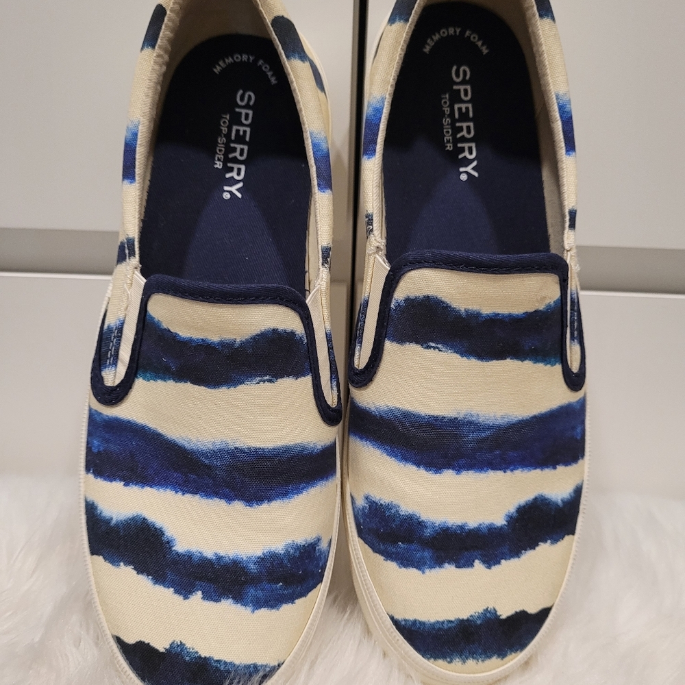 Women's Sperry Shoes - Picture 2 of 6